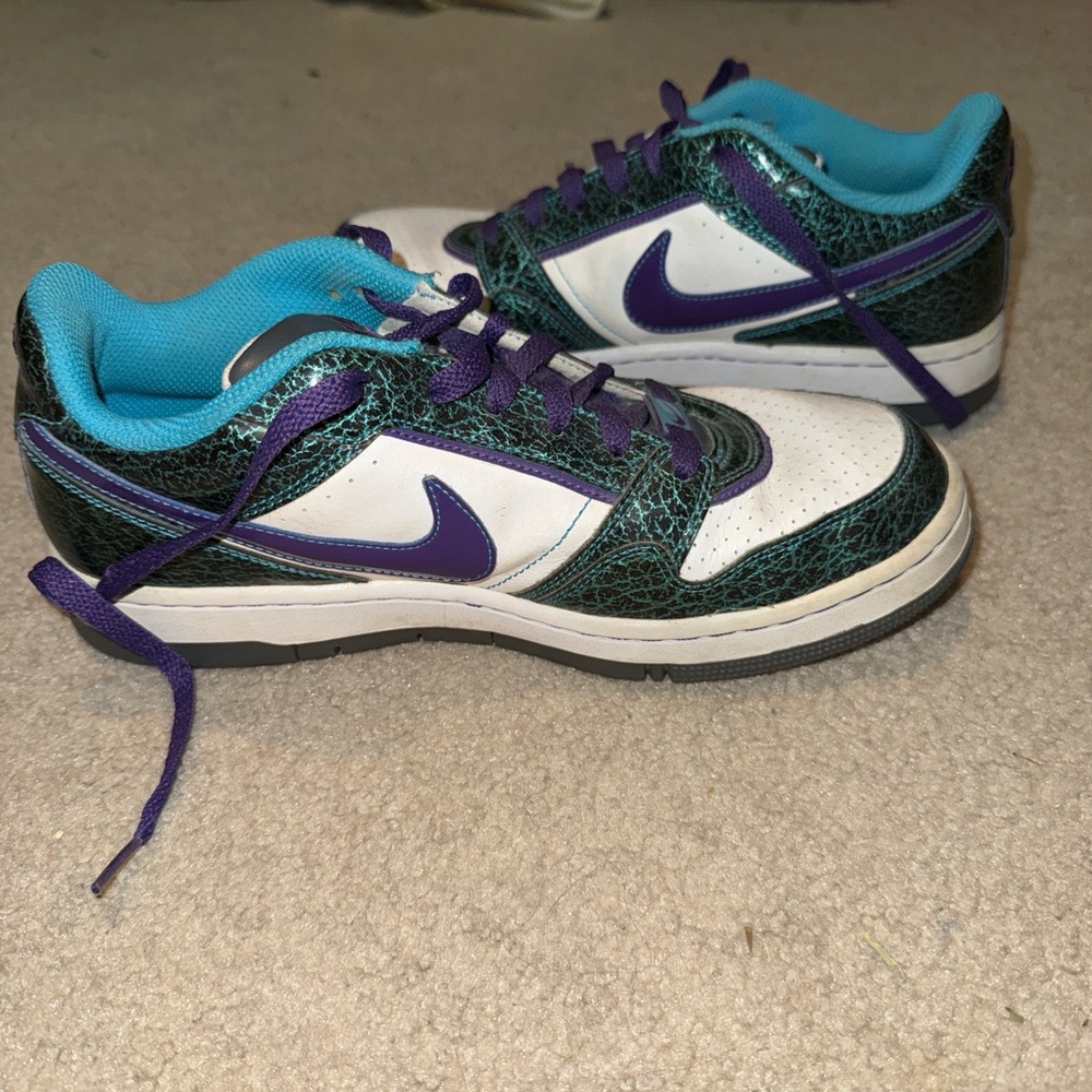 Nike Women's Sneakers - White and Purple
